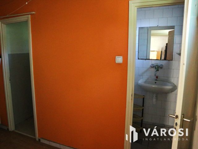Sokoldalú ipari ingatlan – 7 különálló csarnokkal!Eladó!!!!