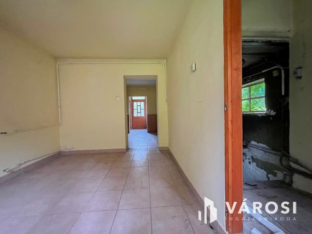 Felújítandó sorház természetközeli helyen!