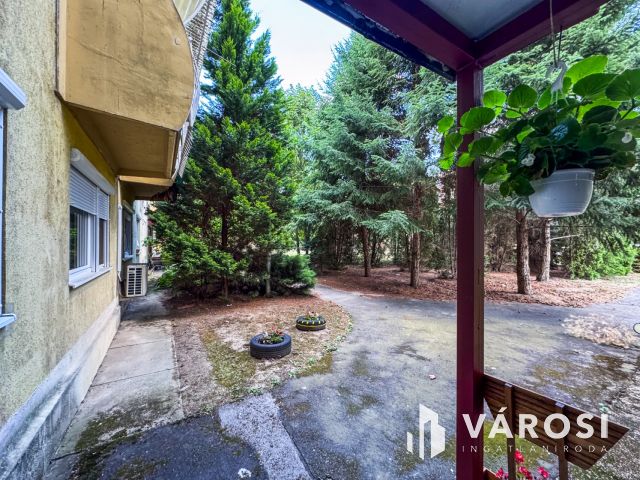 Teljesen felújított 1+2 félszobás lakás a Paradicsomban