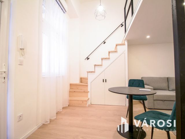 Modern galériás lakás kiadó Budapest szívében