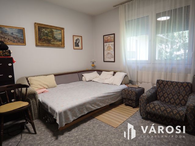Péterfai utcában, jó állapotú lakás