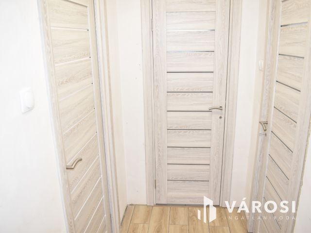 Teljesen felújított kis kertesház Gyulán!